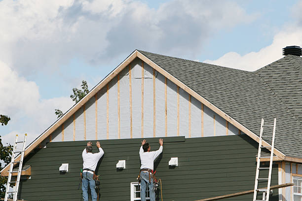 Professional Siding Repair technician working in Mechanicsville, VA
